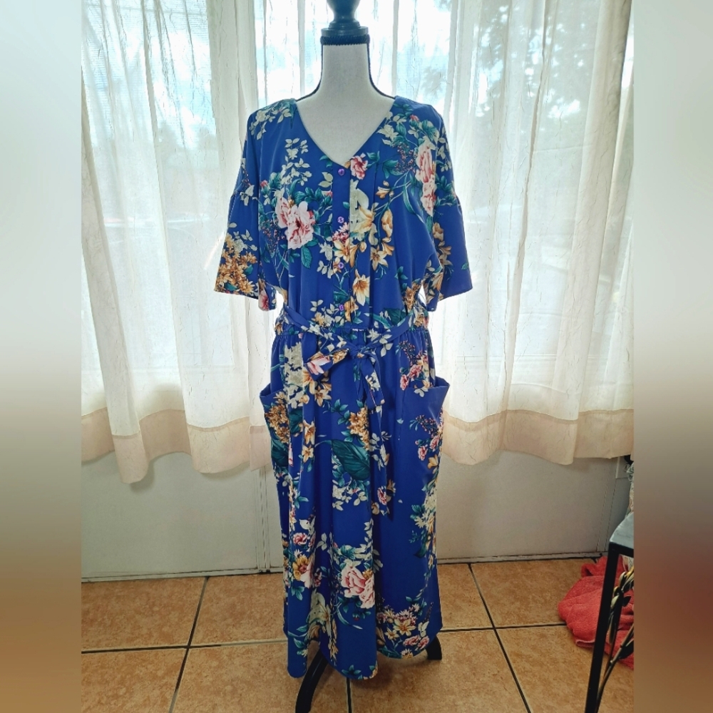 rabbit rabbit rabbit Floral Blue Dress. Size 16. Has 2 front pockets.